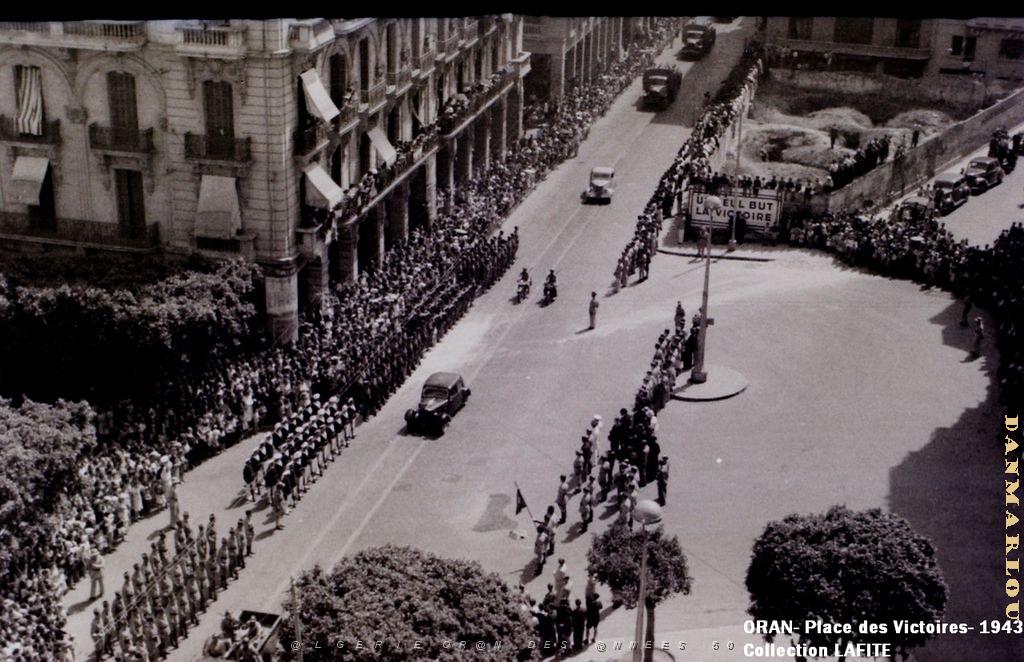 ORAN 1943 DEFILE PLACE DES VICTOIRES (8).JPG